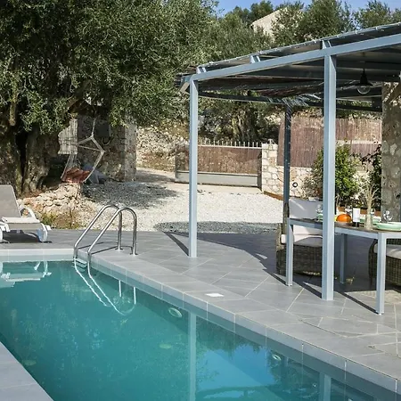 וילה Sleeps 2 Pool Air Con Wifi