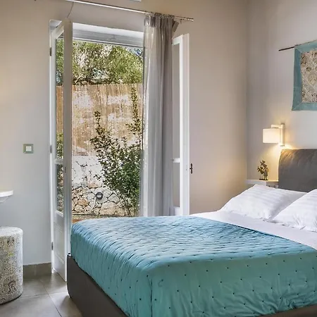 Sleeps 2 Pool Air Con Wifi *