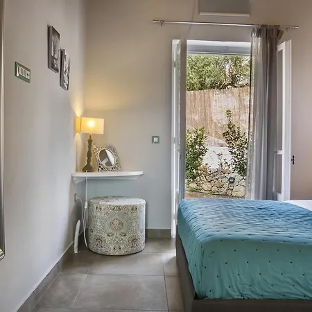 Sleeps 2 Pool Air Con Wifi * Mánganos