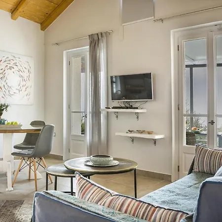 Sleeps 2 Pool Air Con Wifi * Mánganos