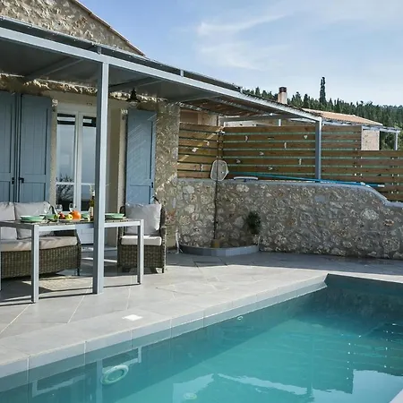 Sleeps 2 Pool Air Con Wifi וילה